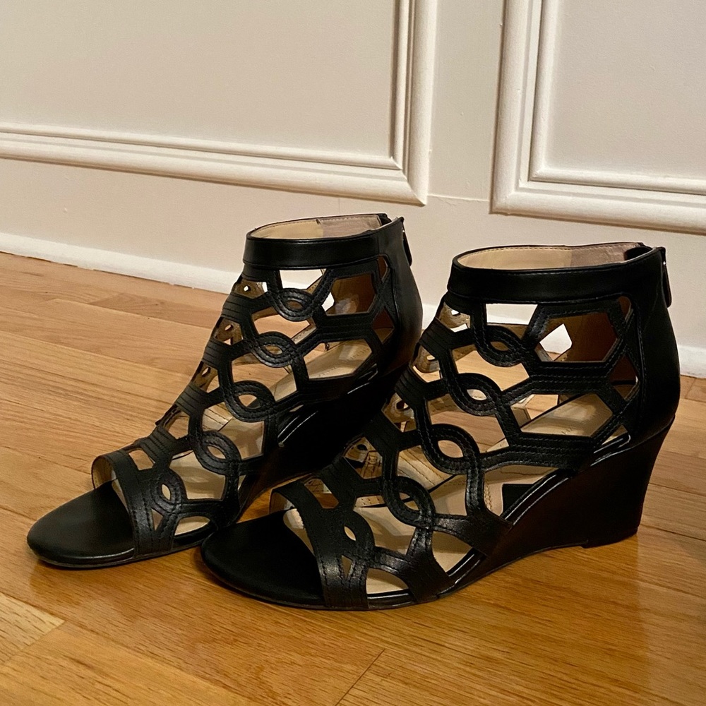 Black comfy wedge cut out shoe!